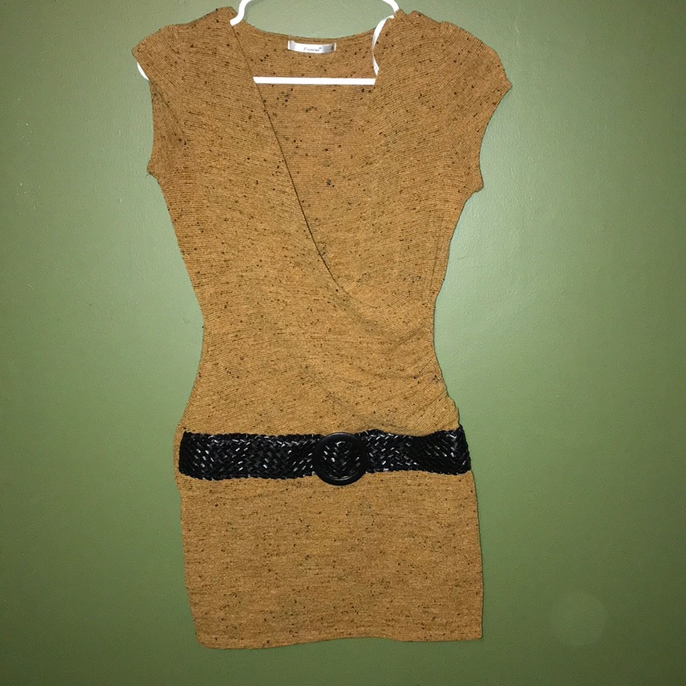 Papaya Mustard short sleeve top with brown belt